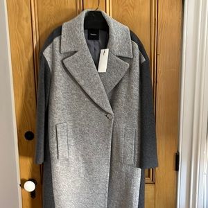 Theory dropped shoulder pegged coat in charcoal melange alliander wool.